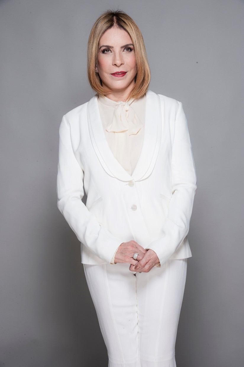 Liege Monteiro - Revista Portfolio